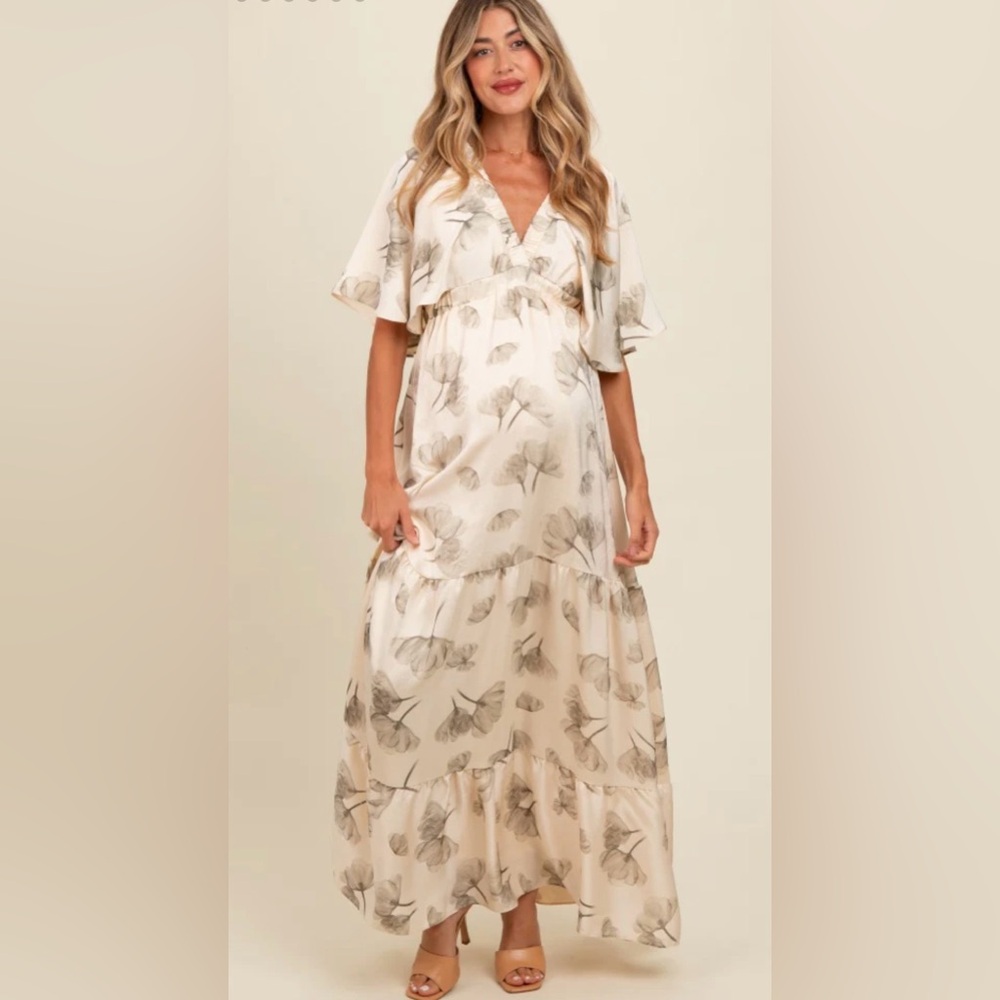 🤍Cream Floral Maternity Maxi Dress🤍